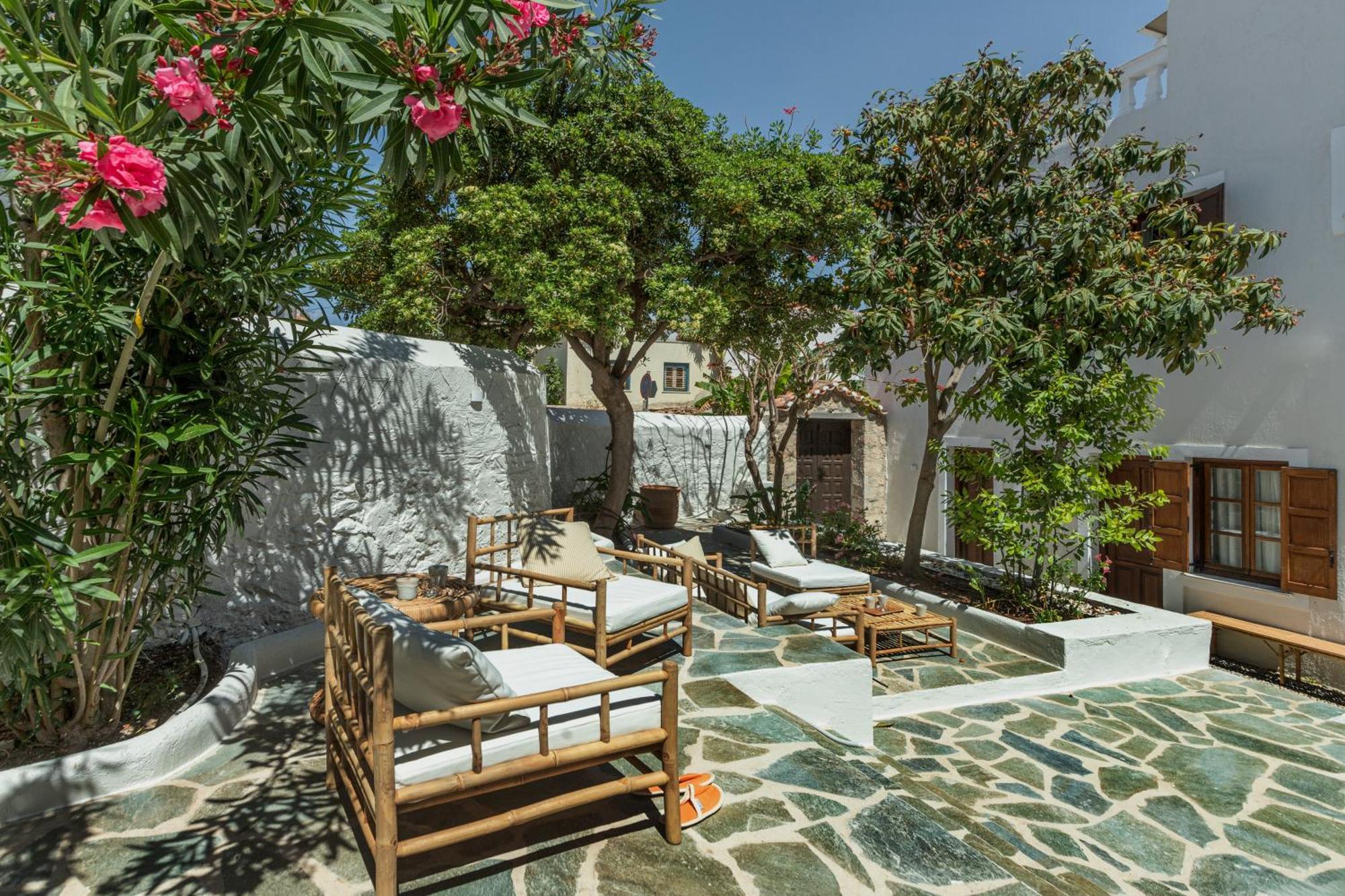 Teresa Spetses Hotel Exterior photo