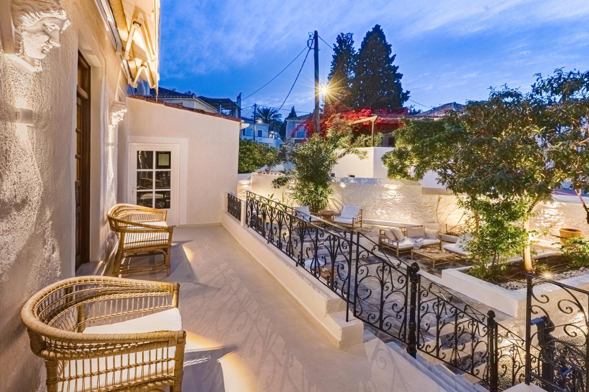 Teresa Spetses Hotel Exterior photo